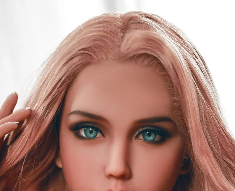 WM Rosie wearing a lace wig